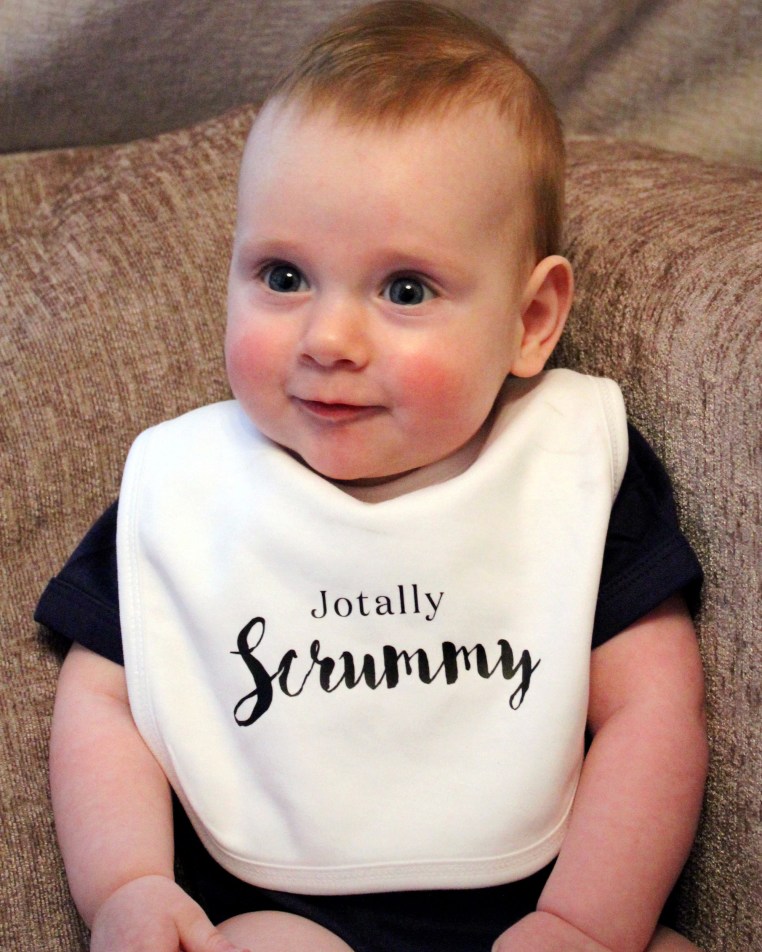 Jotally Personalised Bib White / Black